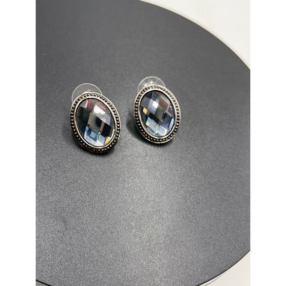 KIRKS FOLLY Faceted Checkerboard Oval Pierced Silver Tone Earrings 
15/16" - Picture 8 of 9